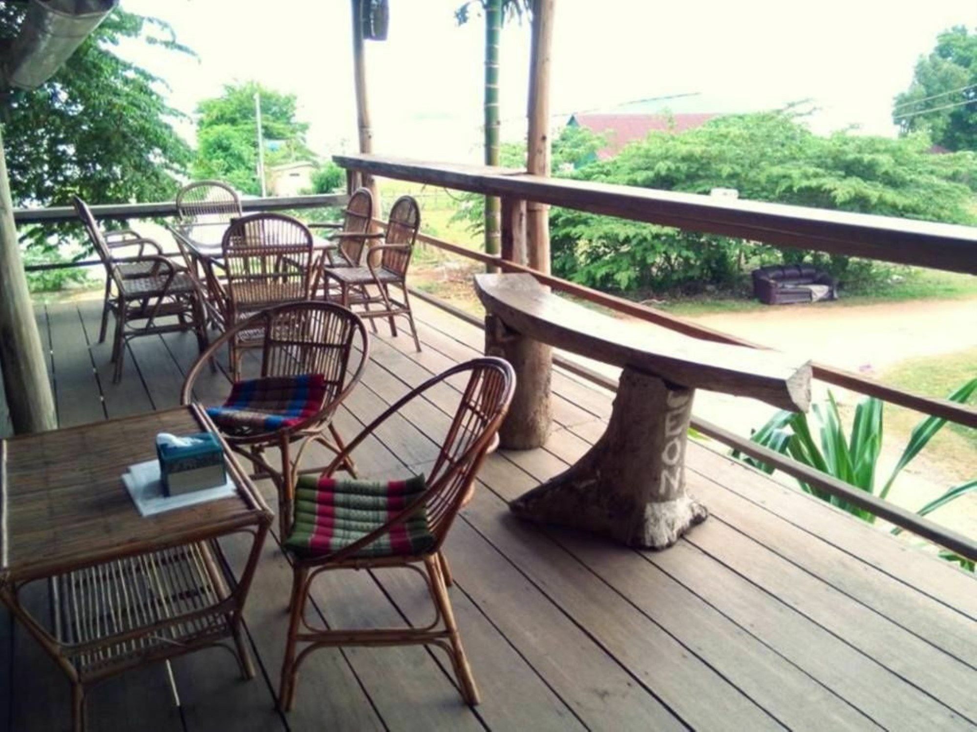 Kepmandou Lounge-Bar住宿加早餐旅馆 外观 照片
